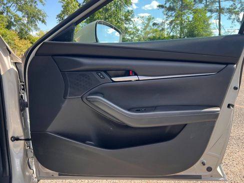 Used 2022 MAZDA MAZDA3 s image 15