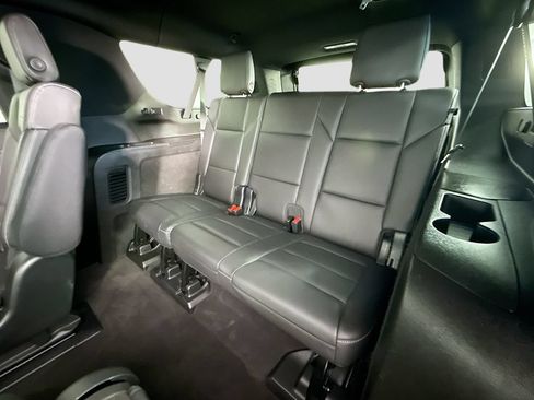 Used 2023 Cadillac Escalade ESV Luxury AWD/4WD image 24