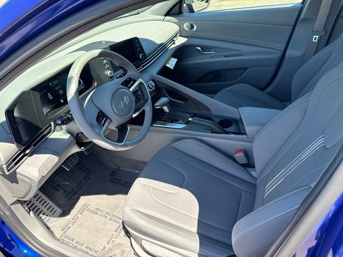 Certified 2025 Hyundai Elantra Sport FWD image 13