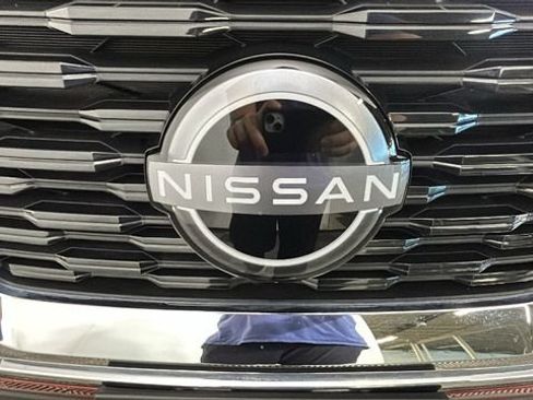 Used 2023 Nissan Rogue SV AWD/4WD image 8