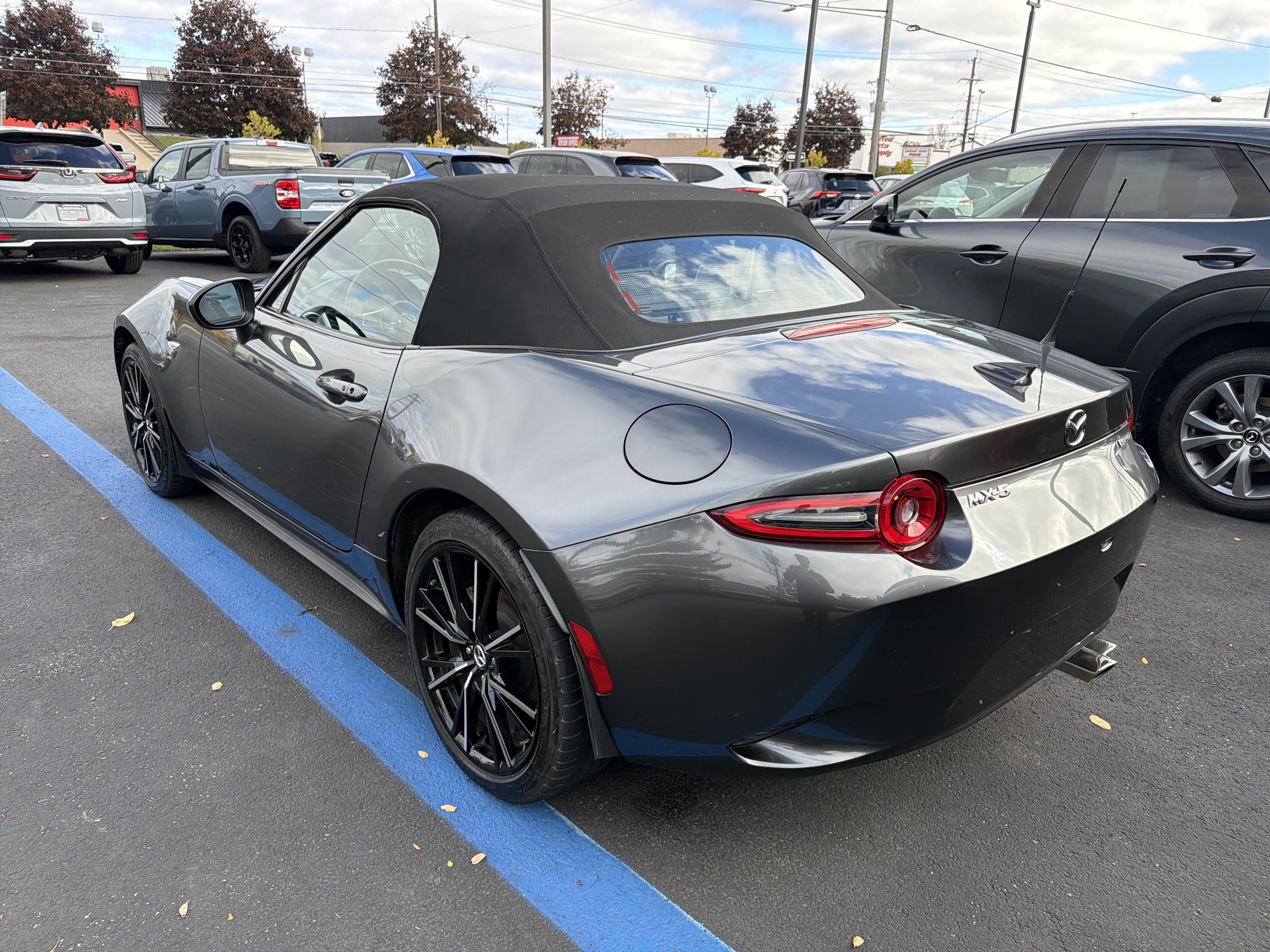 Used 2024 MAZDA MX-5 Miata Grand Touring RWD image 5