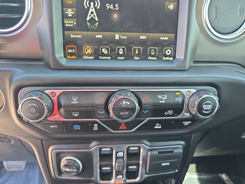 Used 2023 Jeep Wrangler Unlimited Rubicon 4xe AWD/4WD image 20