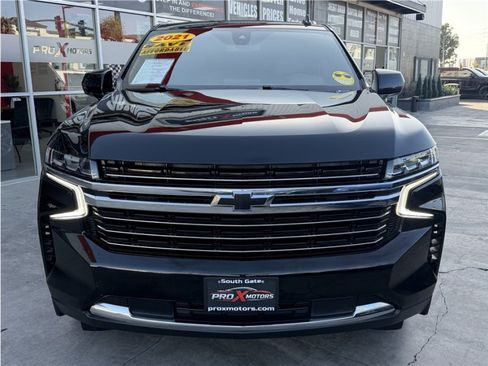 Used 2021 Chevrolet Suburban LT RWD image 2