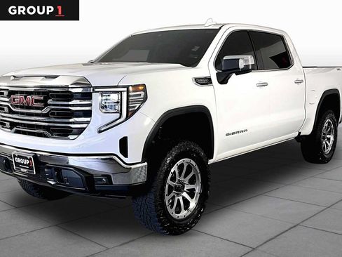 Used 2022 GMC Sierra 1500 SLT w/ SLT Convenience Package AWD/4WD image 1