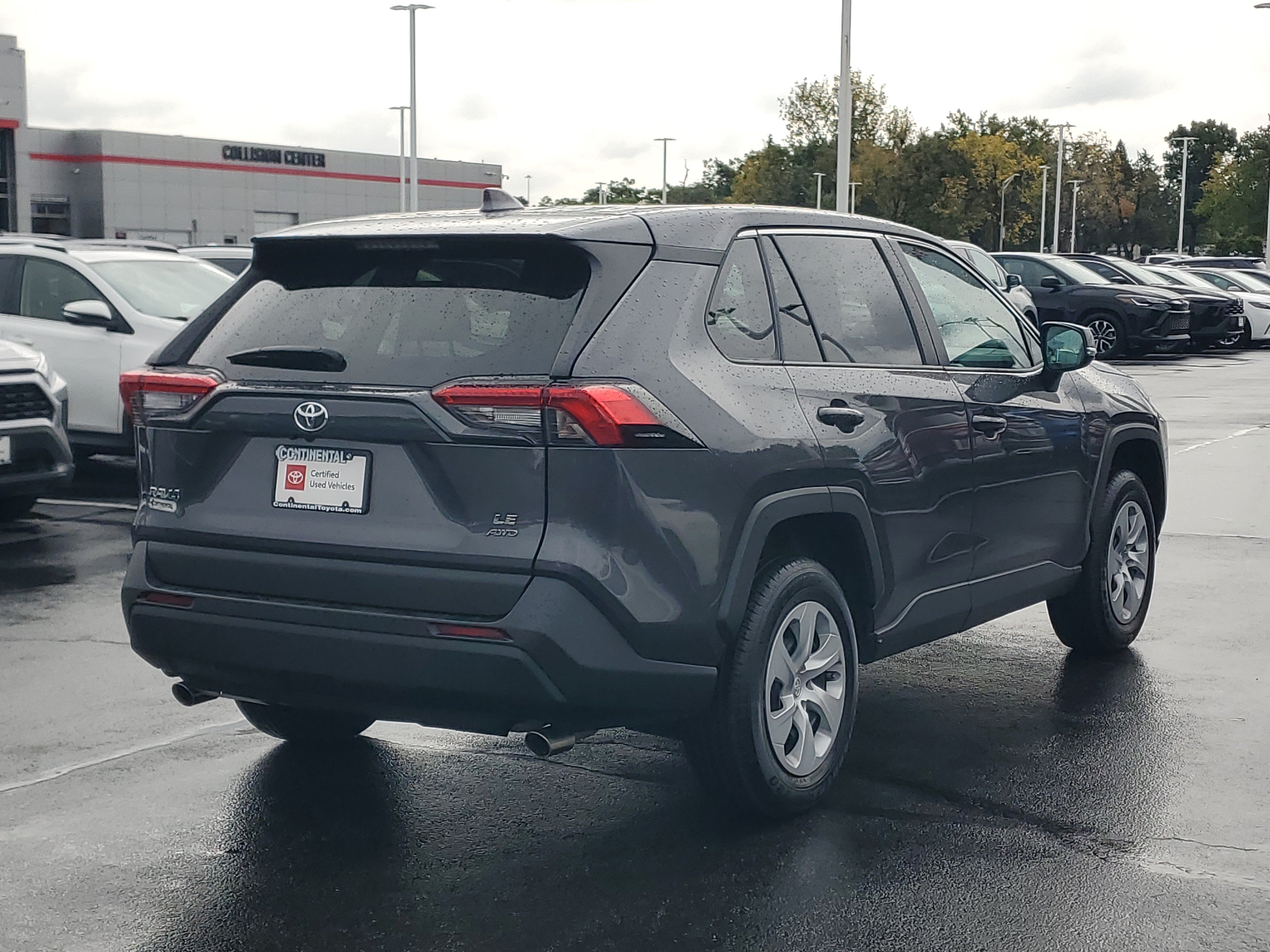 Used 2024 Toyota RAV4 LE AWD/4WD image 5