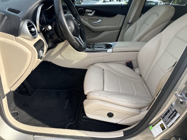 Used 2021 Mercedes-Benz GLC 300 image 17