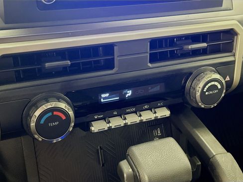 Used 2025 Toyota Tacoma SR5 AWD/4WD image 24