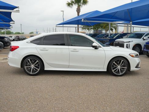 Used 2023 Honda Civic Touring image 4