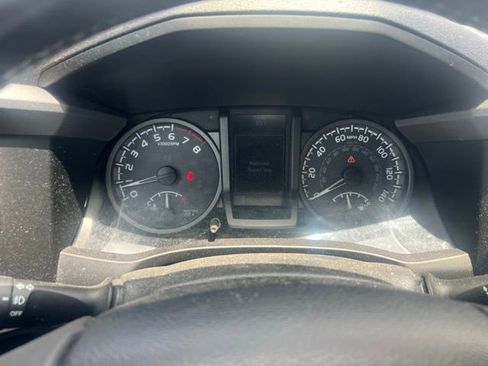 Used 2019 Toyota Tacoma TRD Sport AWD/4WD image 7