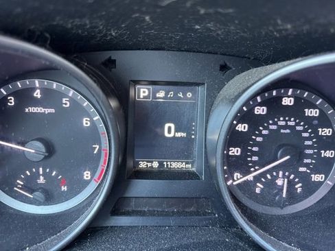 Used 2017 Hyundai Santa Fe SE w/ Cargo Package image 8