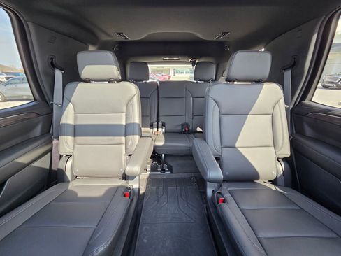 Used 2024 Chevrolet Tahoe Z71 w/ Luxury Package image 30