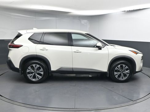 Used 2021 Nissan Rogue SV image 8