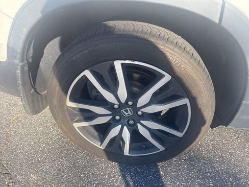 Used 2020 Honda Pilot Elite image 16