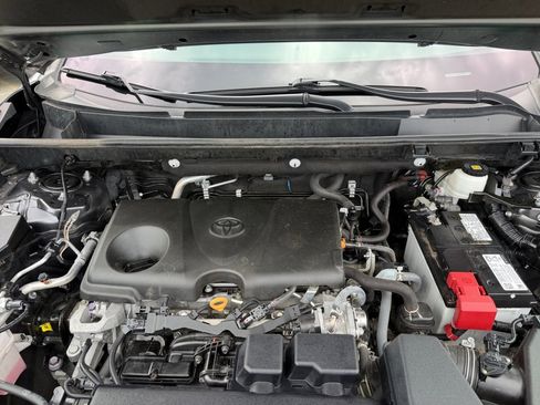 Used 2022 Toyota RAV4 XLE Premium image 20