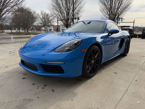 Used 2025 Porsche 718 Cayman w/ Sport Chrono Package image 5