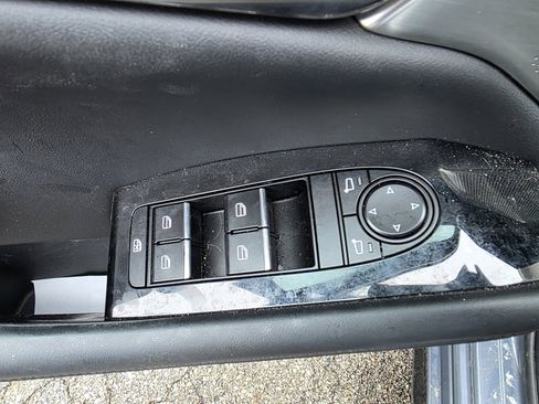 Used 2024 MAZDA MAZDA3 Hatchback w/Premium Plus Pkg image 26