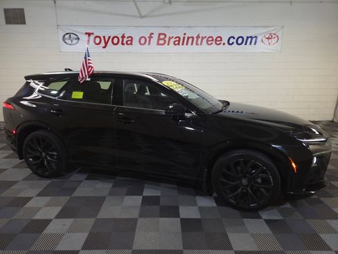 Certified 2025 Toyota Crown Signia w/ Advanced Technology Package image 1