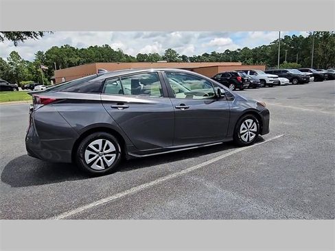 Used 2017 Toyota Prius Three w/ Advanced Technology Package image 31