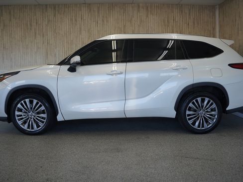 Used 2021 Toyota Highlander Platinum image 5