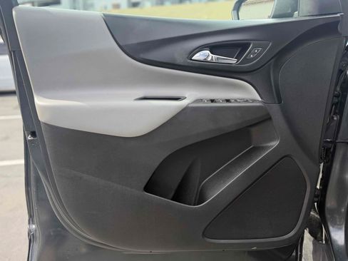 Used 2018 Chevrolet Equinox LS FWD image 15
