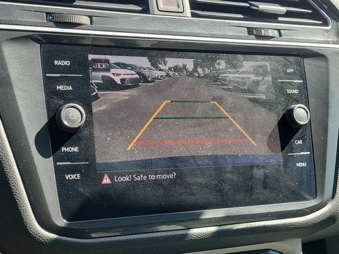Certified 2023 Volkswagen Tiguan SE FWD image 24
