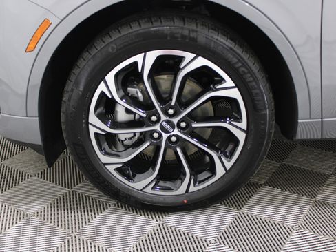 Used 2025 Lincoln Nautilus Reserve AWD/4WD image 30