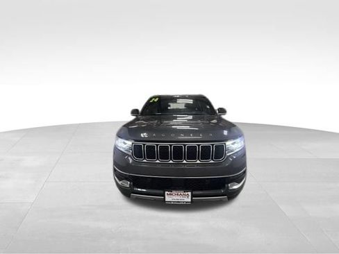 Used 2024 Jeep Wagoneer Series III AWD/4WD image 3