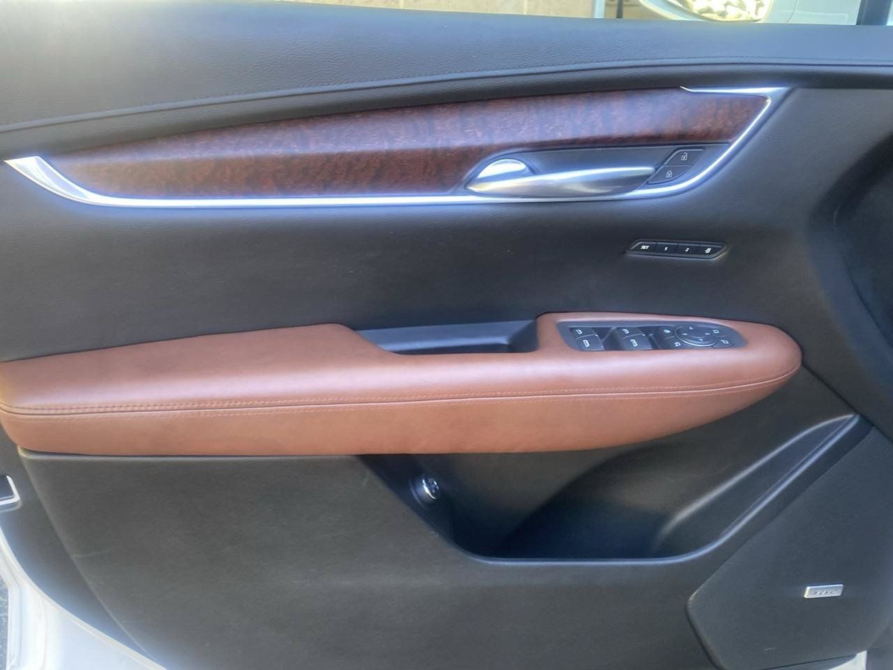 Used 2020 Cadillac XT5 Premium Luxury FWD image 30