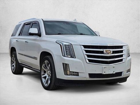 Used 2019 Cadillac Escalade Premium Luxury image 3