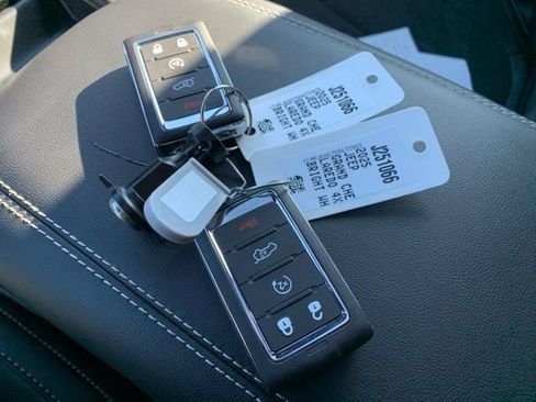 New 2025 Jeep Grand Cherokee L Altitude image 39