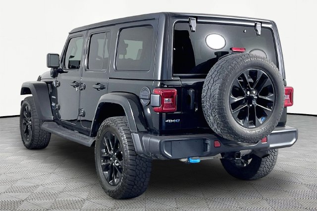 Used 2023 Jeep Wrangler Unlimited Sahara AWD/4WD image 4
