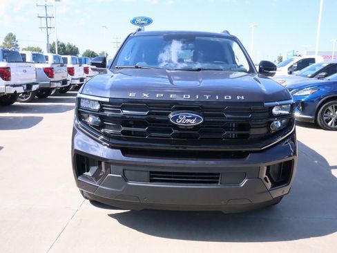 New 2025 Ford Expedition Active image 10