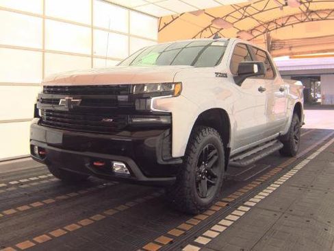 Used 2021 Chevrolet Silverado 1500 LT Trail Boss w/ Convenience Package II image 2