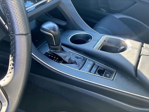 Used 2019 Toyota Avalon Touring image 16