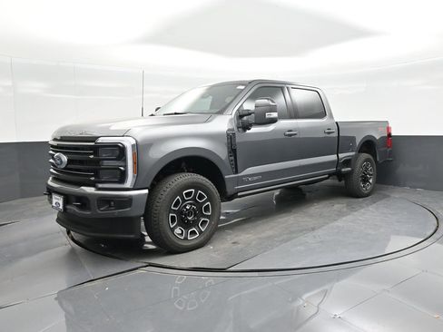 New 2026 Ford F250 Platinum w/ FX4 Off-Road Package image 21