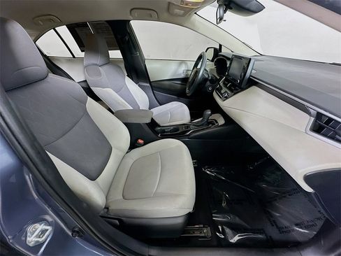 Used 2022 Toyota Corolla LE image 11
