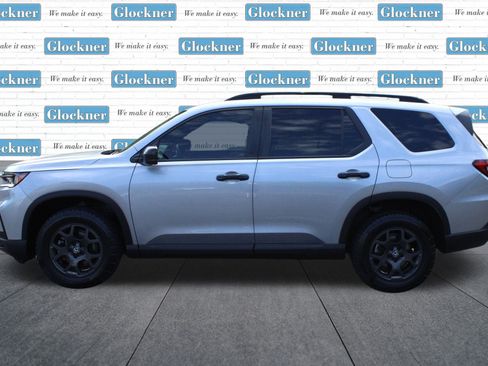 Used 2025 Honda Pilot TrailSport image 9