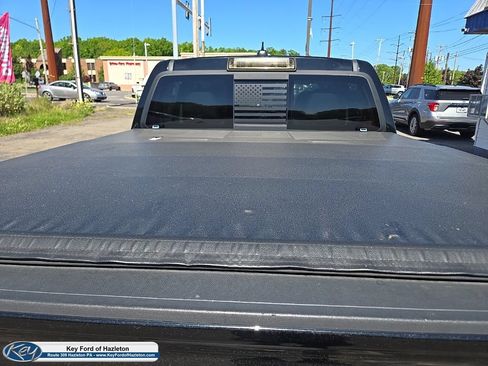 Used 2018 Chevrolet Colorado Z71 w/ Z71 Midnight Edition AWD/4WD image 11