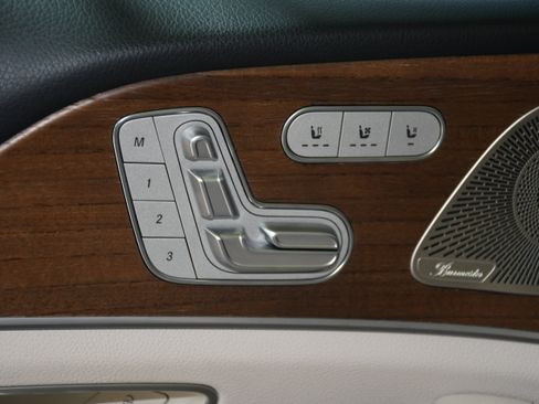 Used 2024 Mercedes-Benz GLE 450 4MATIC image 11