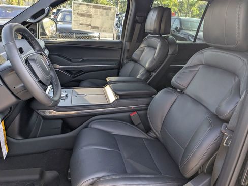 New 2025 Lincoln Navigator L Reserve w/ Jet Appearance Package image 25