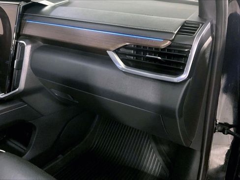 Used 2024 GMC Acadia Denali w/ Super Cruise Package image 16