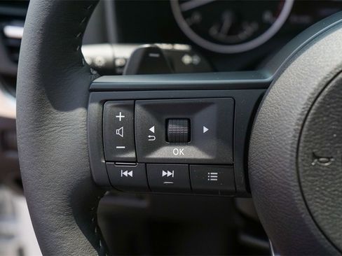 New 2024 Nissan Rogue SV w/ SV Premium Package image 18