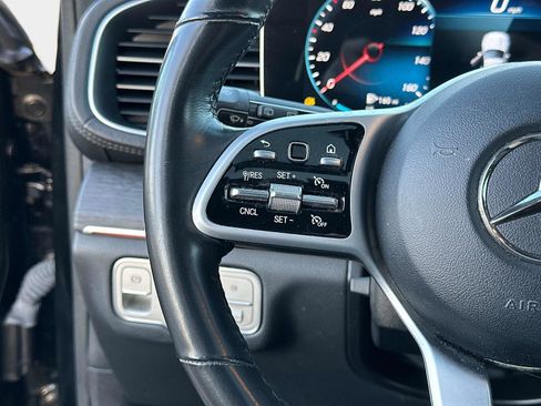 Used 2021 Mercedes-Benz GLS 450 4MATIC image 30