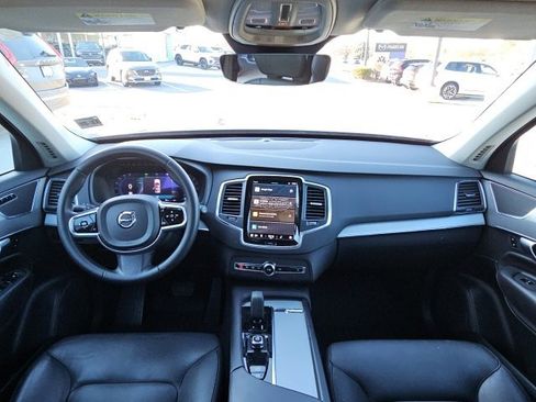 Used 2024 Volvo XC90 B5 Core w/ Climate Package image 7