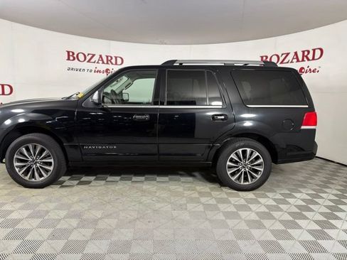 Used 2017 Lincoln Navigator Select RWD image 5
