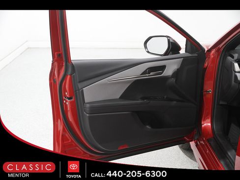Used 2026 Toyota Camry SE w/ Convenience Package FWD image 4