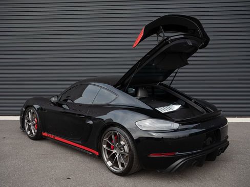 Used 2021 Porsche 718 Cayman GT4 image 25