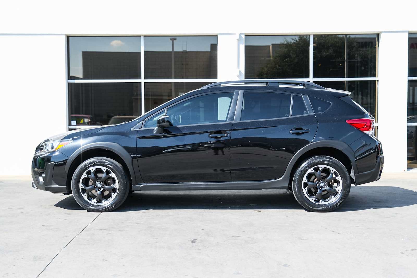 Used 2021 Subaru Crosstrek 2.0i Premium w/ Moonroof Package AWD/4WD image 17
