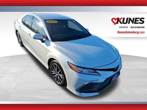 Used 2022 Toyota Camry XLE w/ Cold Weather Package image 1