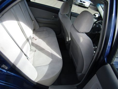 Used 2009 Kia Spectra EX image 18